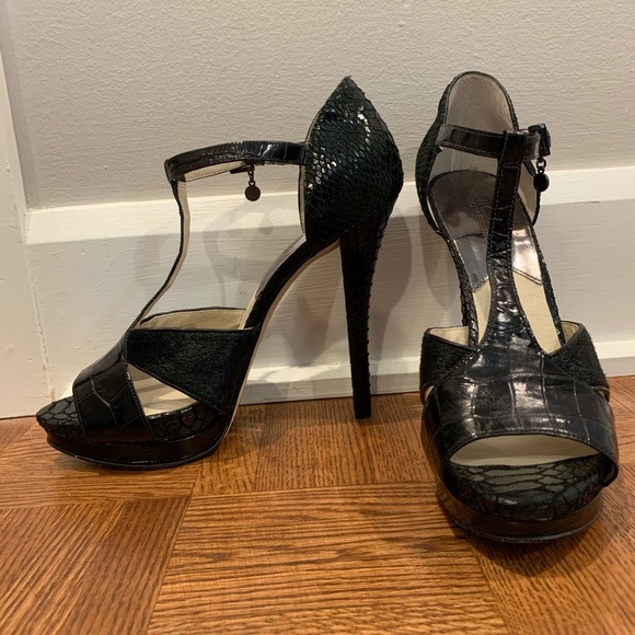 Micheal Kors Heels - Picture 4 of 7